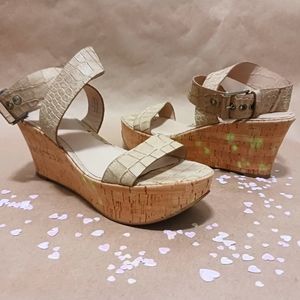 VIA SPIGA"EXTACY"Embossed Croc Platform Wedges